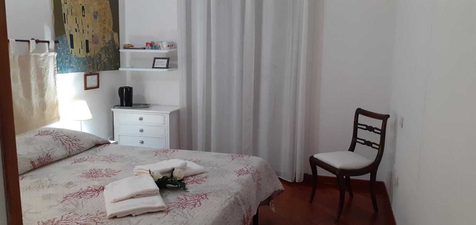 Central Room With Private Bathroom, No Smoking Palau Cameră foto